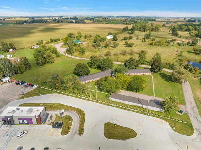 2736 Golf Course Dr, Marlette