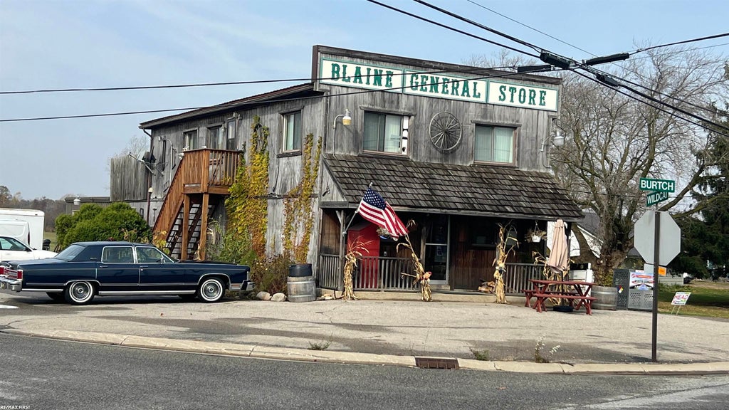 7255 Wildcat Rd, Grant township