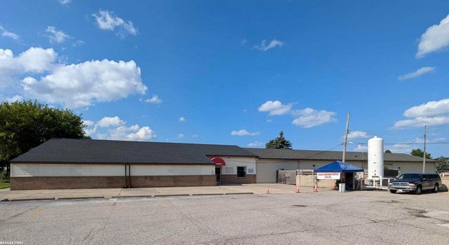 35850 Utica Rd, Clinton Township
