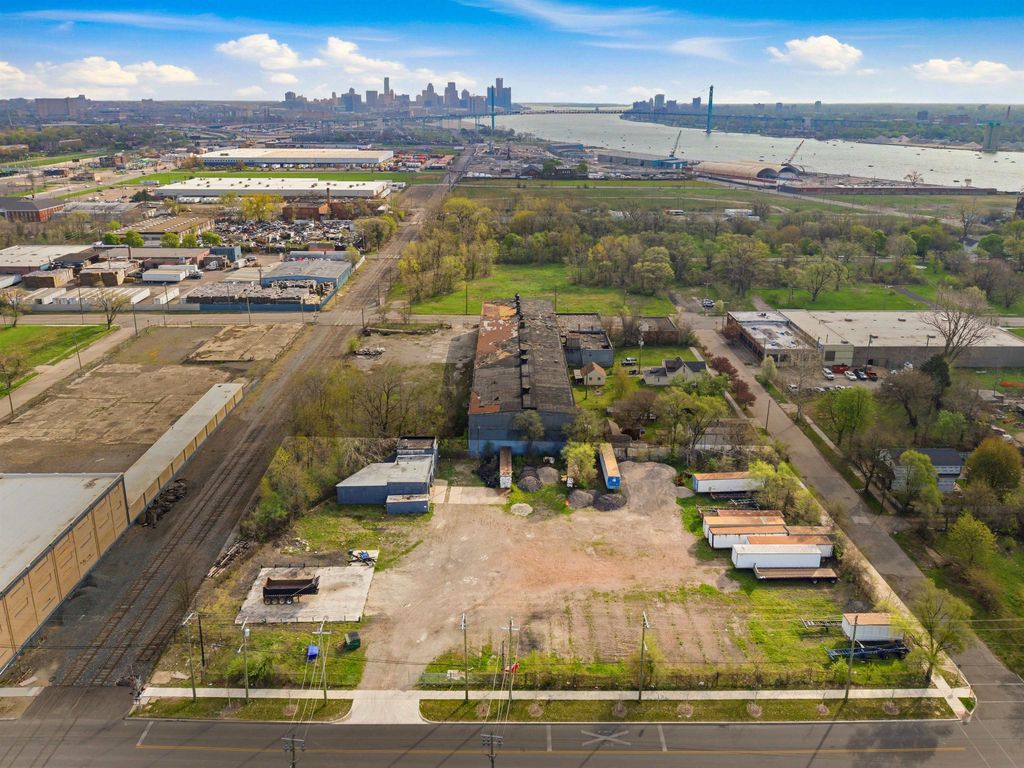 175 S Campbell St, Detroit city
