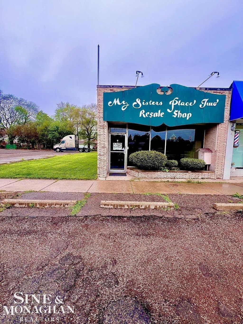 21043 Kelly Rd, Eastpointe city