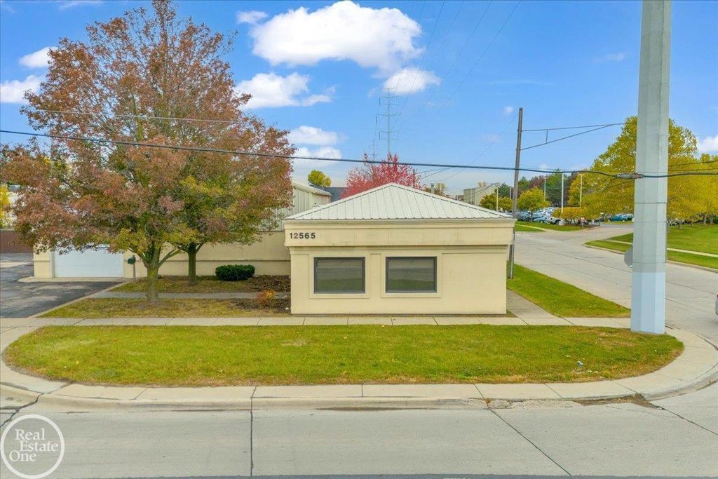 12565 E 9 Mile, Warren city