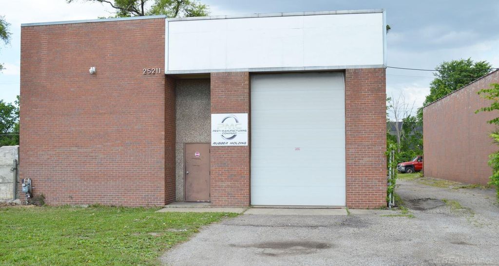 25211 Mound Rd, Warren city