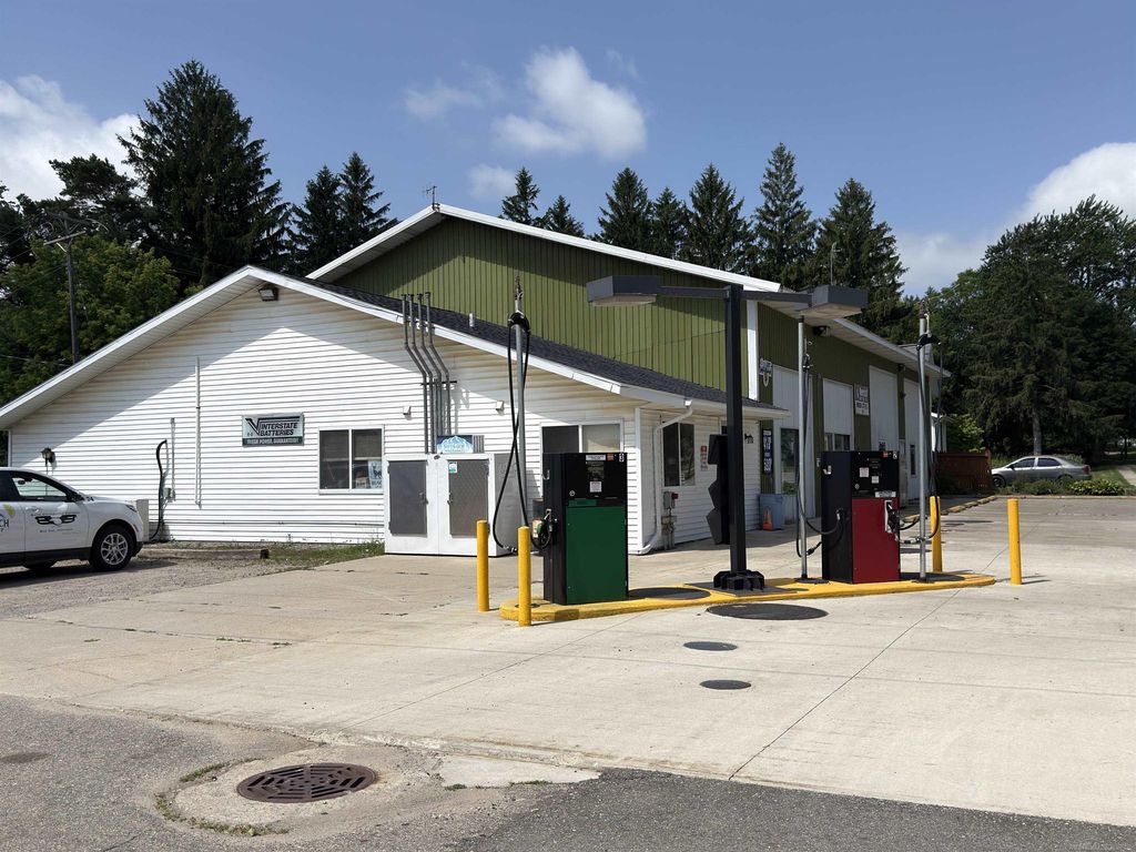 1496  Main  St, Minden City village