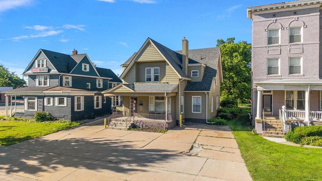 111 Cass Ave, Mount Clemens