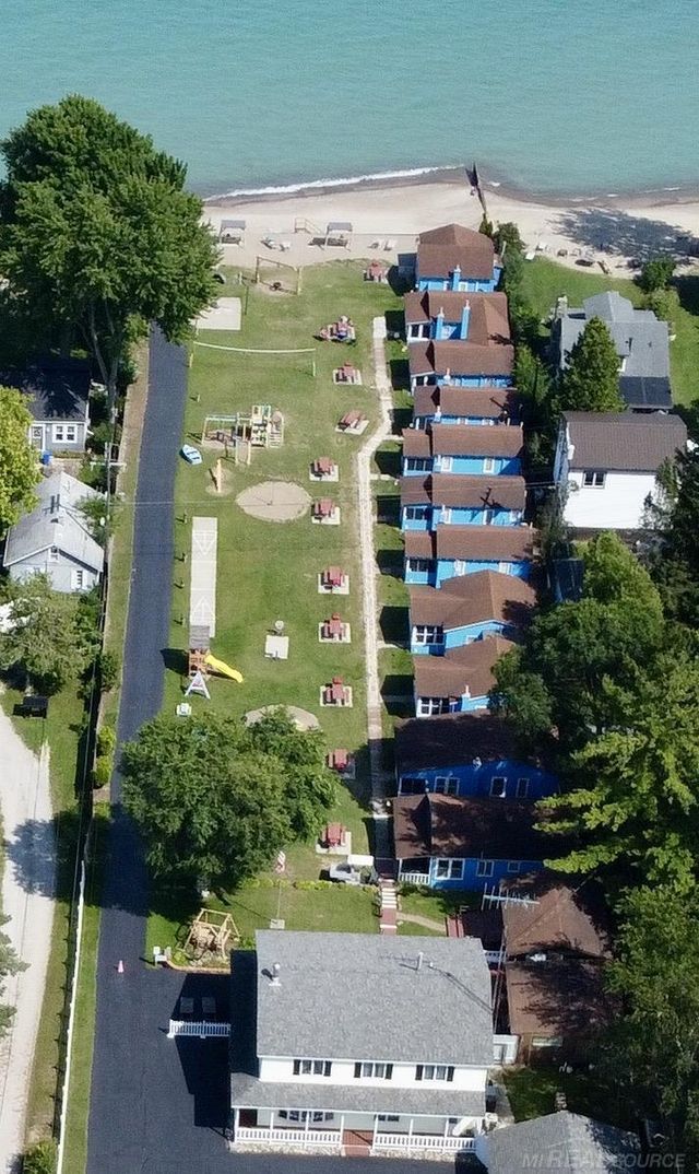 8949 Lakeshore Rd Rd, Lexington