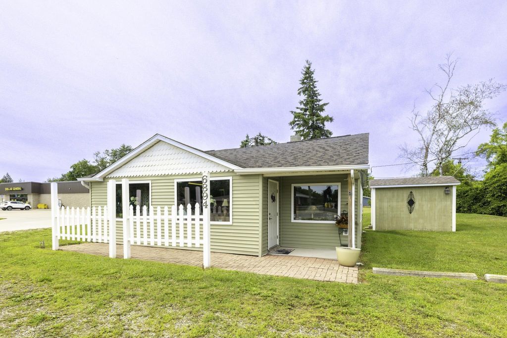 6894 Lakeshore Rd, Worth township