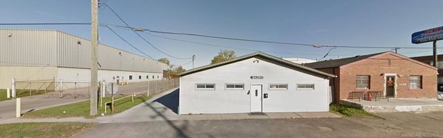 24280 Mound, Warren