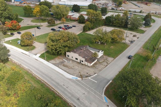 73 S Howard Ave, Croswell