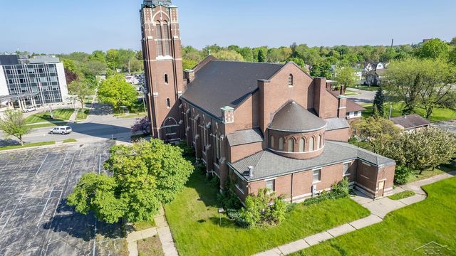 612 N Michigan Ave, Saginaw