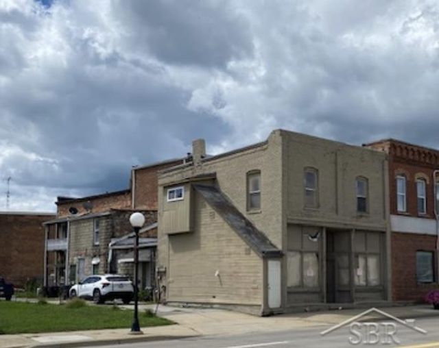 106 E Adrian St, Blissfield