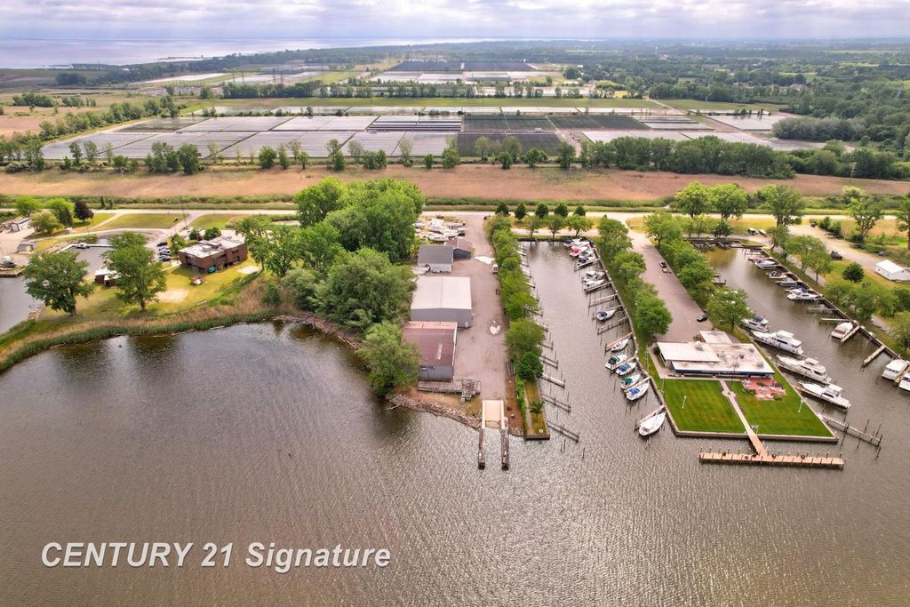2363 Weadock Hwy, Hampton charter township