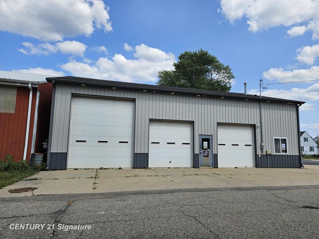 9449 Genesee St, New Lothrop village