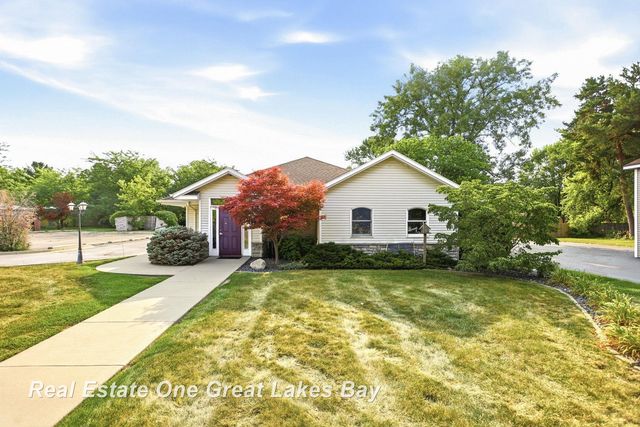 235 S Center Rd, Saginaw