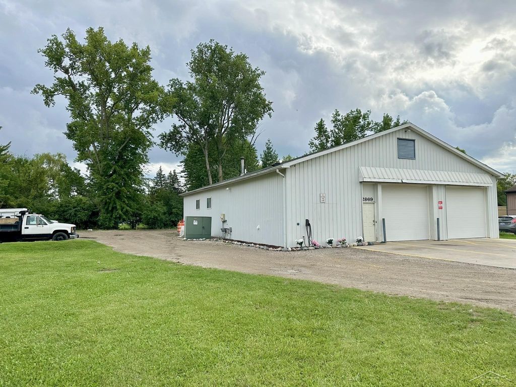 2869 Vogue Blvd, Saginaw charter township