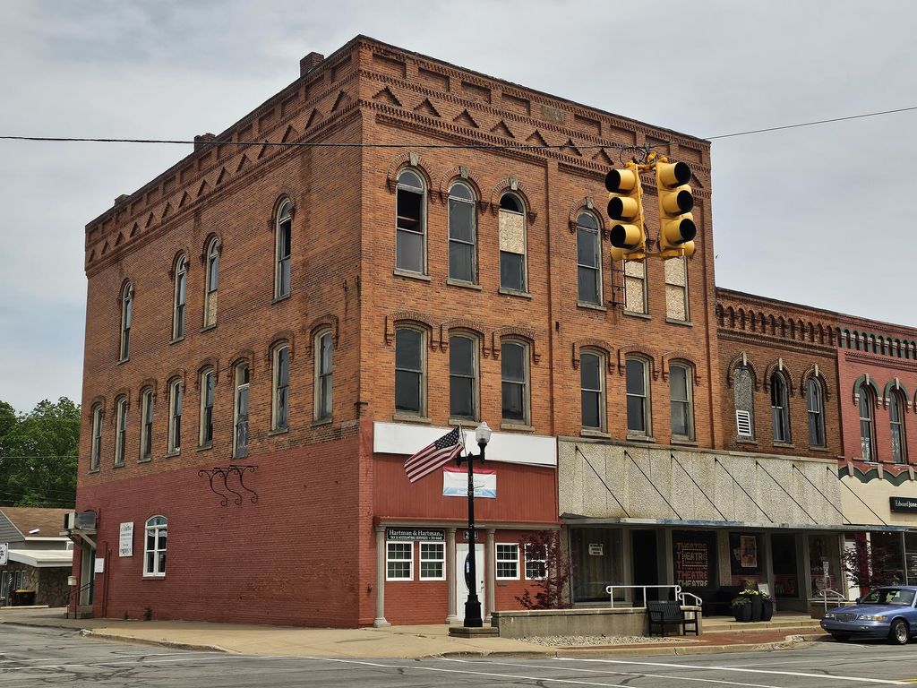 218 N Broadway Street, Union City village