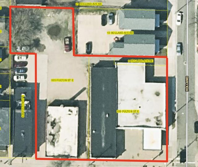 935 & 939 Fulton Street E, Grand Rapids