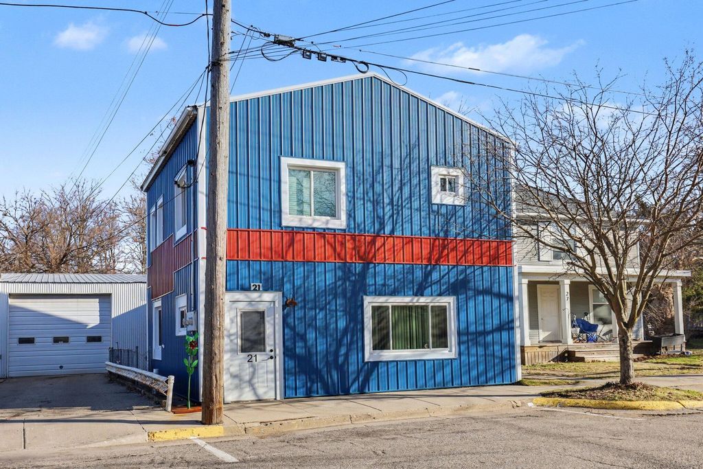 21 E Maple Street Ne, Cedar Springs city