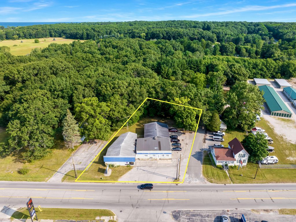 316 W Parkdale Avenue, Manistee township