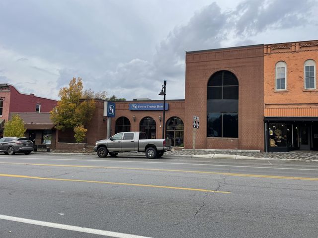116 S Broadway Street, Cassopolis