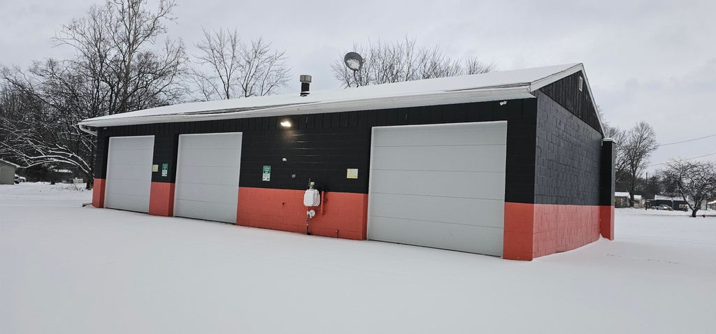 818 W Monroe Street, Bangor city