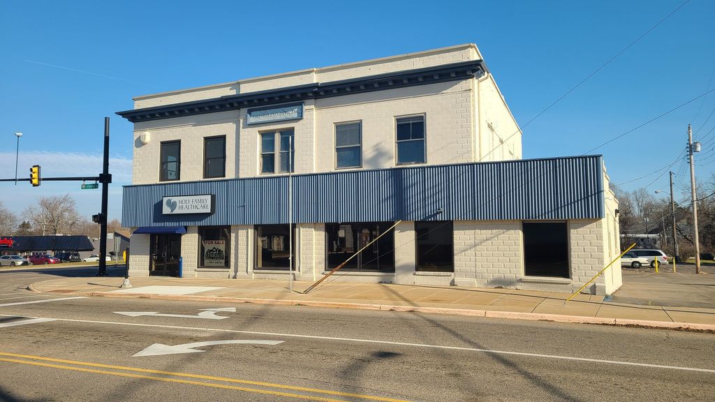 2 E Main Street, Hartford city