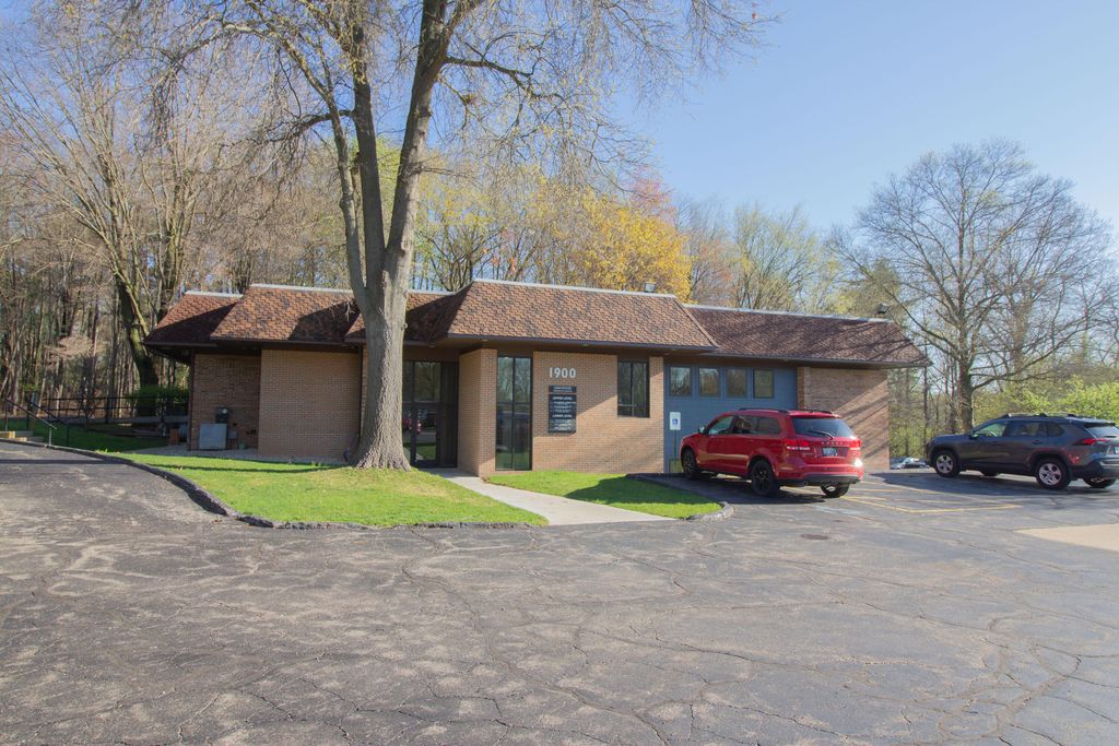 1900 Whites Road, Kalamazoo city