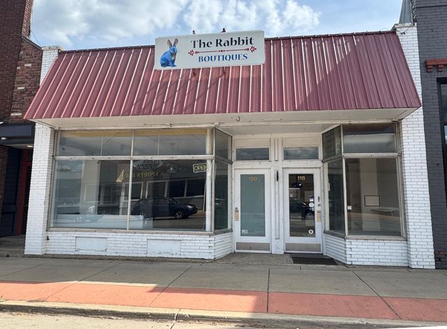 120 E Bridge Street, Plainwell