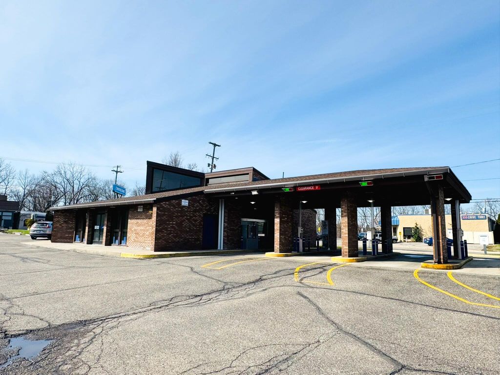 2025 Whites Road, Kalamazoo city