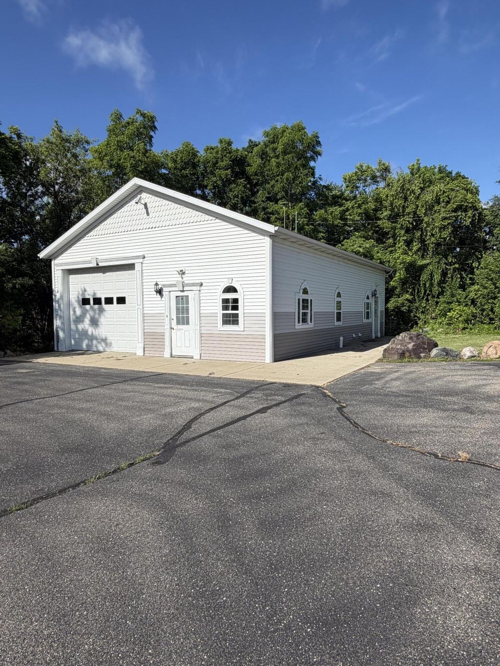 5100 E Michigan Avenue, Comstock charter township