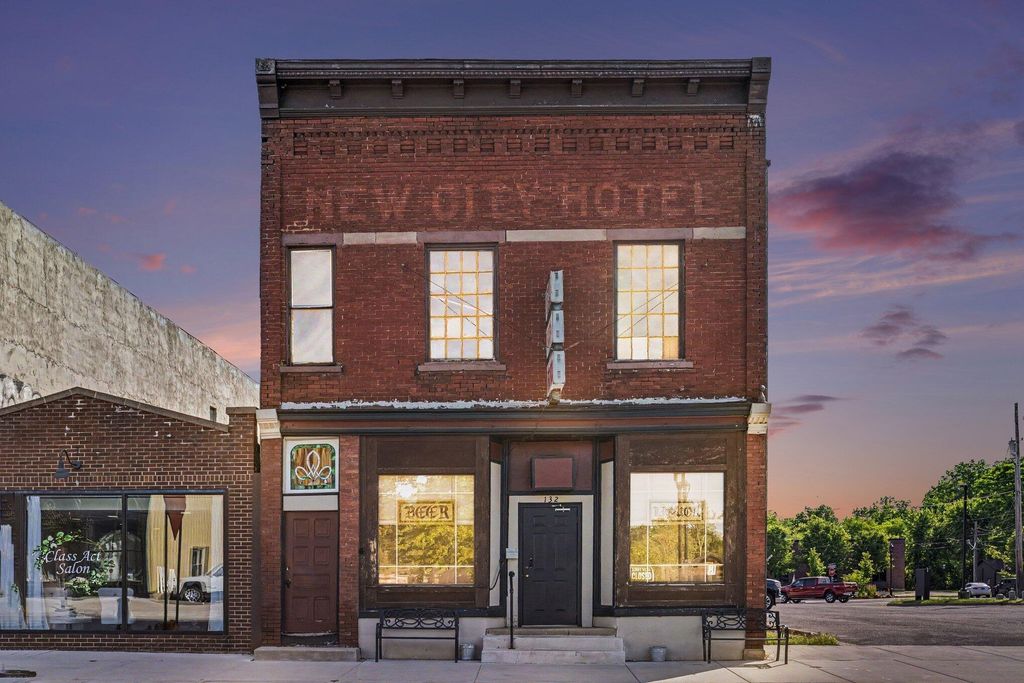 132 Brady Street, Allegan city