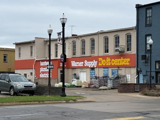 136 E Michigan Avenue, Paw Paw