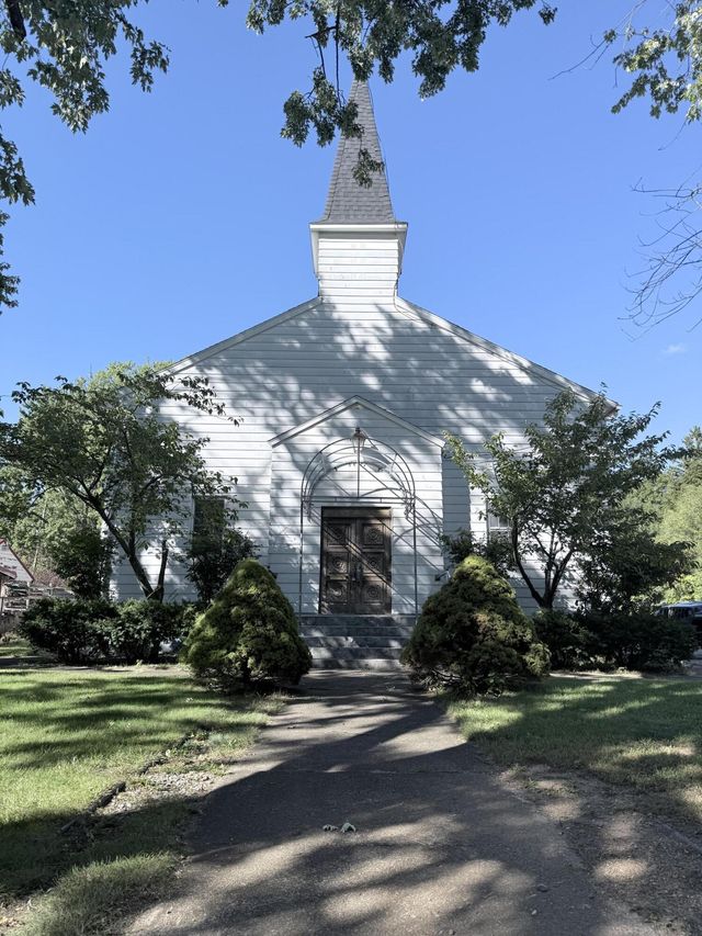 1020 Goguac Street W, Springfield