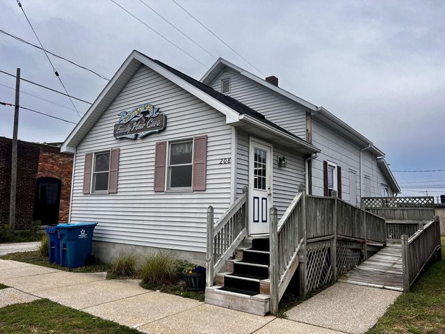 208 S Harrison Street, Ludington