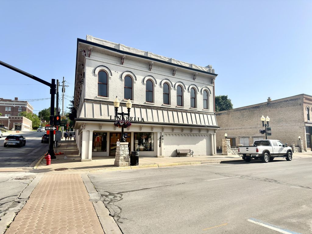 401 River Street, Manistee city