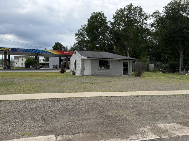 102 N Lincoln Avenue, Three Rivers