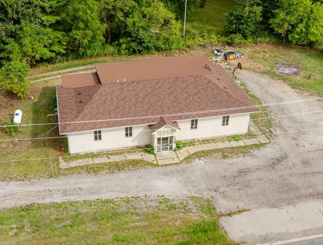 4863 Us Highway 12, Three Oaks