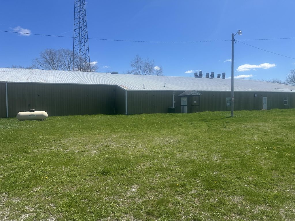 17336 M 60, Vandalia village