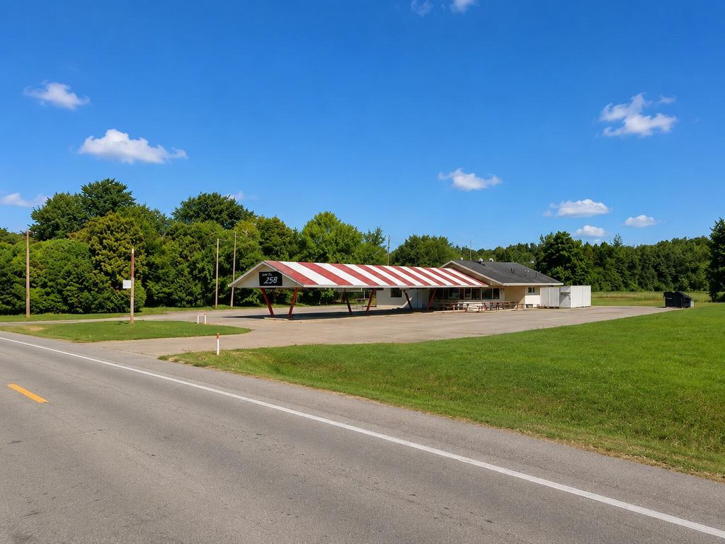 28102 M-152, Silver Creek township