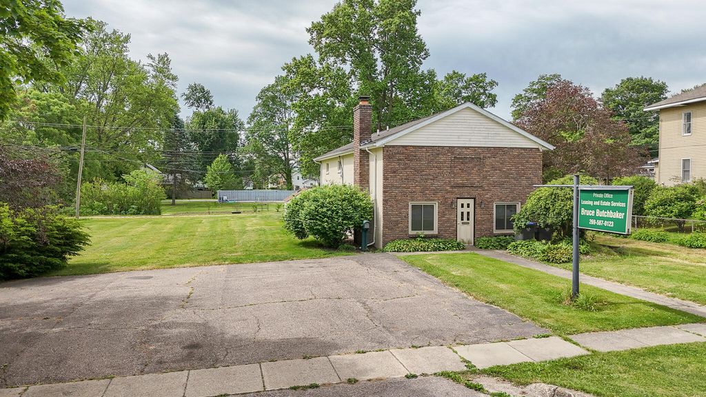 418 E Main Street, Marcellus village