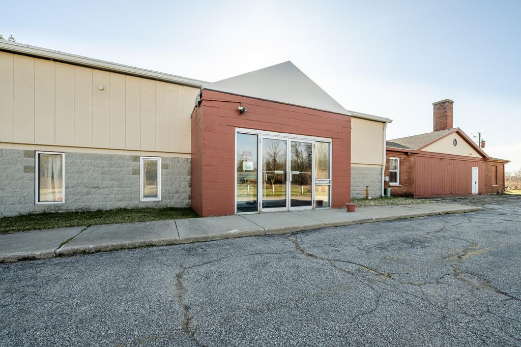 641 S Crystal Avenue, Benton charter township