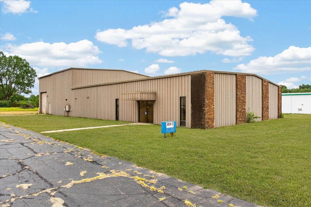 295 Urbandale Avenue, Benton charter township