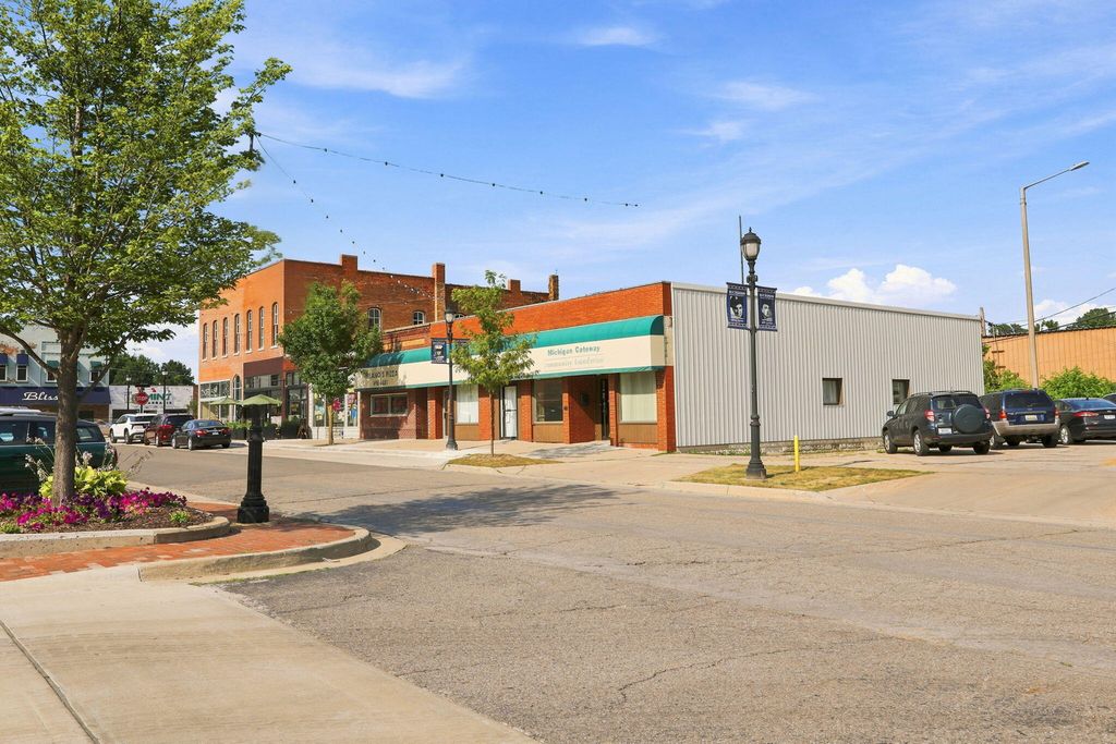 111 Days Avenue, Buchanan city