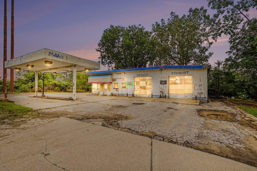 2861 M-139, Sodus township