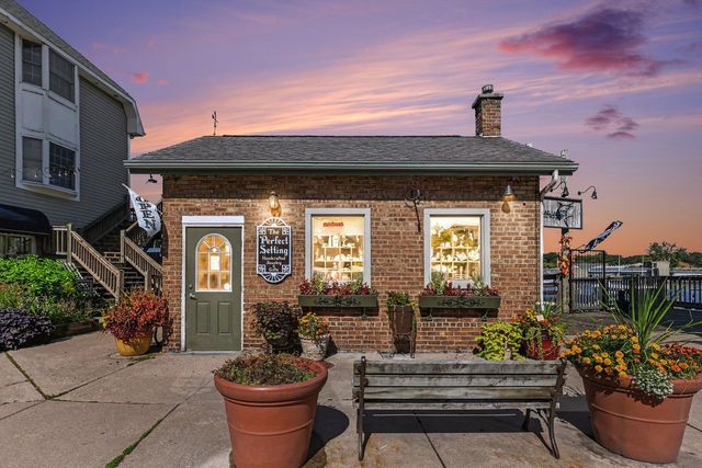 515 Williams Street Unit: 1&2 Modifier: 1 & 2, South Haven