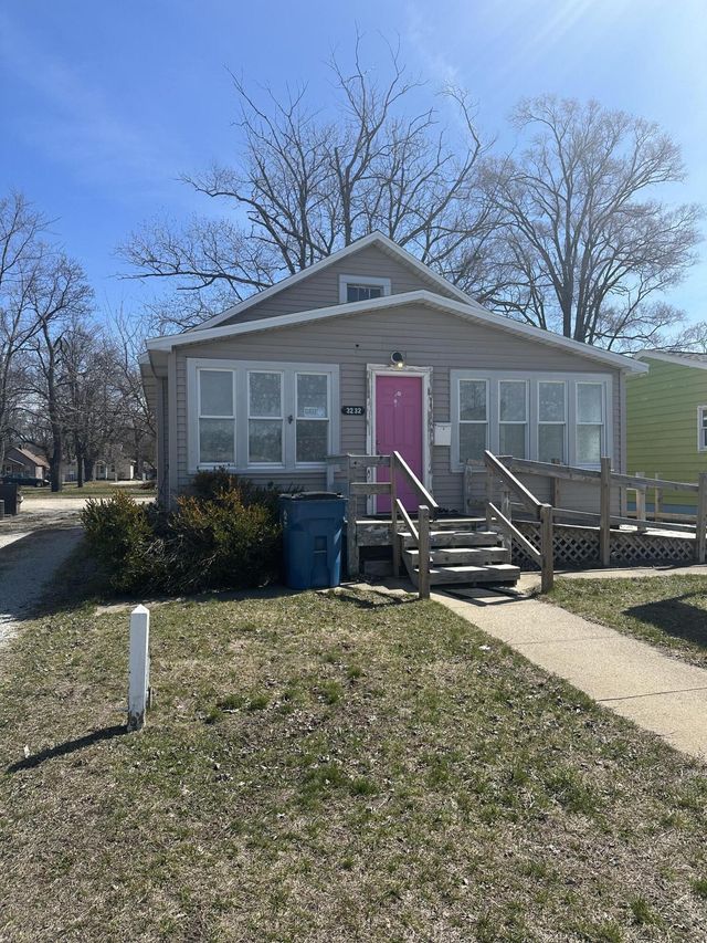 3232 Glade Street, 