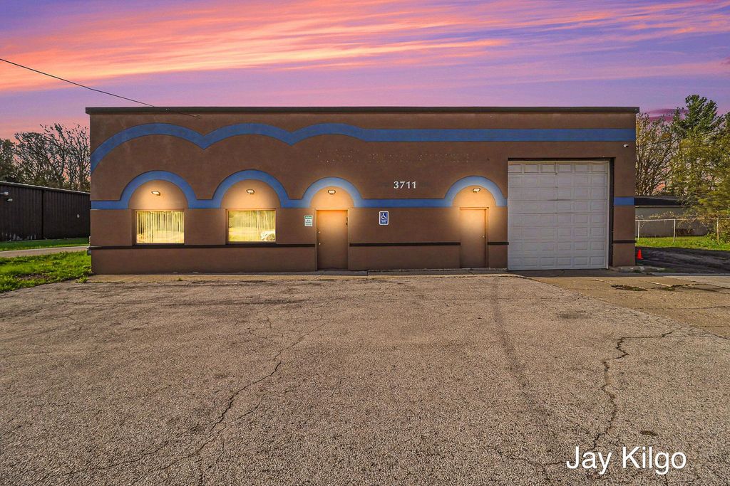 3711 E Apple Avenue, Muskegon charter township