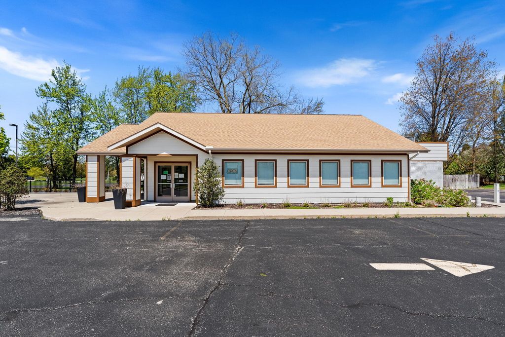 1011 136th Avenue, Holland charter township