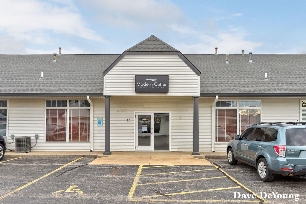 56 E Lakewood Boulevard Unit: 60, Holland charter township