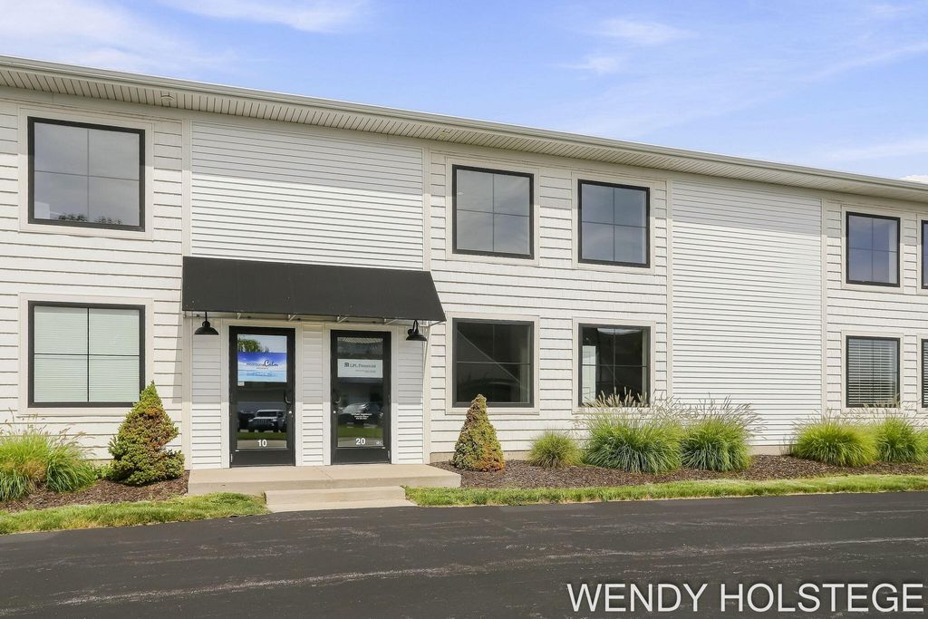 11555 Crossings Court Unit: 02, Holland charter township